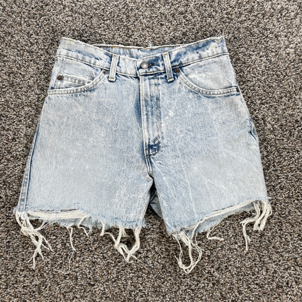 Vintage Levis 550 Orange Tab Womens 28x10 Cutoff Shorts Light Acid Wash USA Made